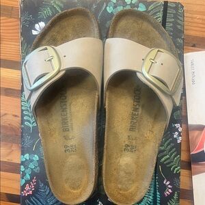 Birkenstock Madrid Big Buckle Sandals Sandstone 39 sz8 with Gold Buckle